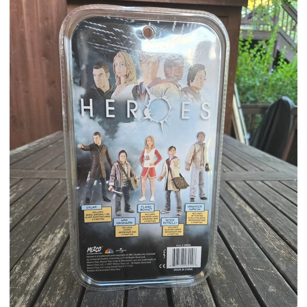 Mezco Heroes Fire Rescue Claire Bennet Action Figure Toys R Us Exclusive